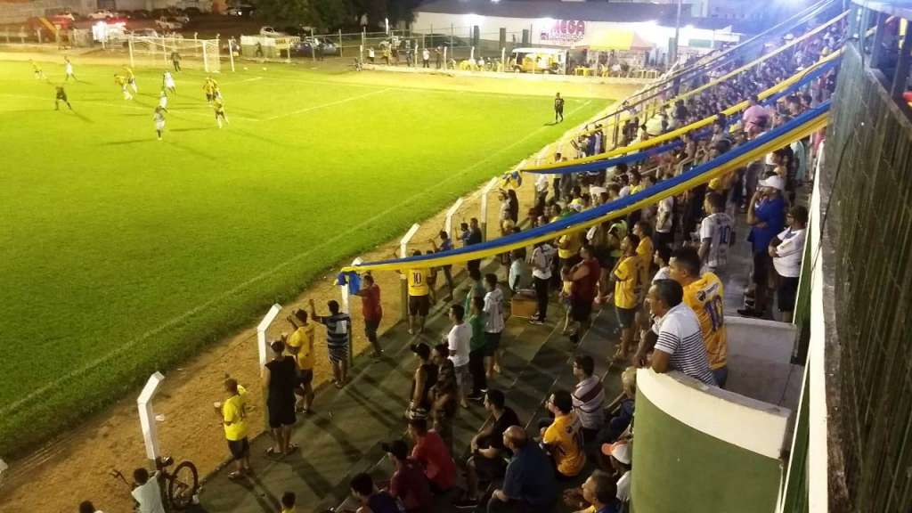Lance do jogo Interporto (amarelo) e TEC (Foto: Horlan Tavares Divulgação)