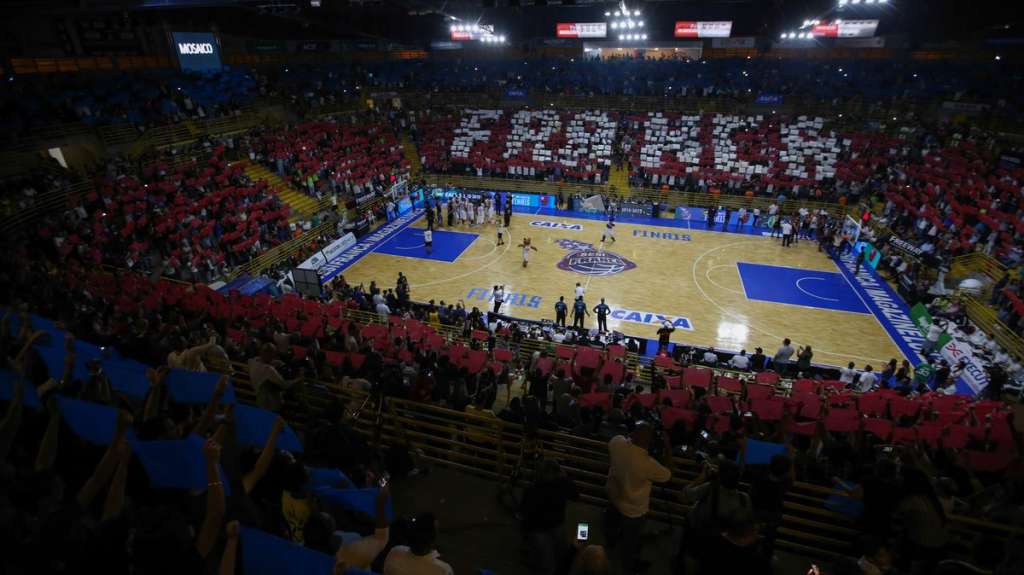 Em casa, Franca supera o Flamengo e iguala série pela final do NBB