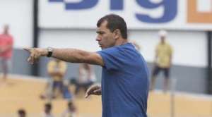 Carille diz que Manoel deve retornar ao Corinthians contra o São Paulo