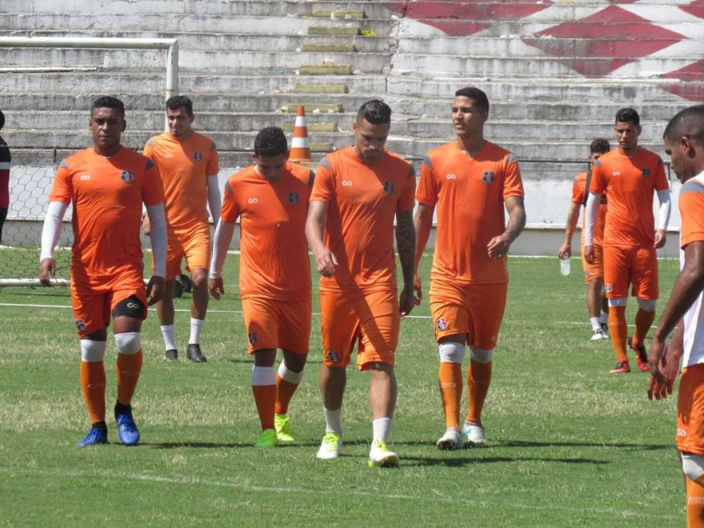 Na lanterna, Santa Cruz precisa igualar histórico de jogos com o ABC