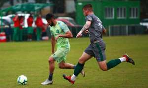 Chapecoense treina com novidades para quebrar série negativa no Brasileiro