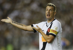 Argentino fica no Rio para aprimorar forma física e desfalca Vasco