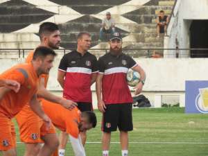 Santa Cruz x ABC - Coral estreia técnico contra Mais Querido em crise