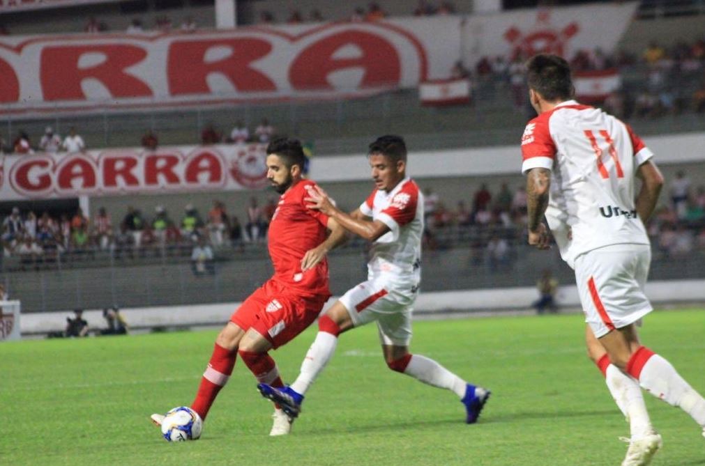 O empate acabou sendo justo pelo que apresentaram CRB e Vila Nova no Rei Pelé