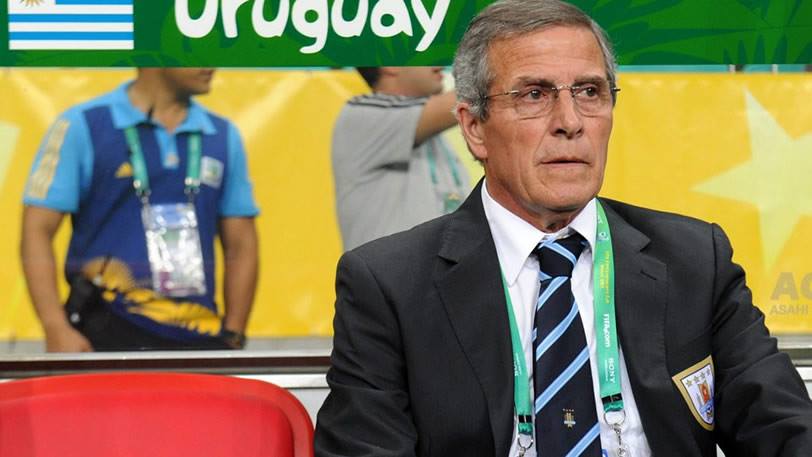 Oscar Tabárez ironiza críticas à seleção uruguaia: ‘Vamos continuar jogando nada’