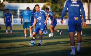 Robinho aponta semana livre de treinos como essencial para reação do Cruzeiro