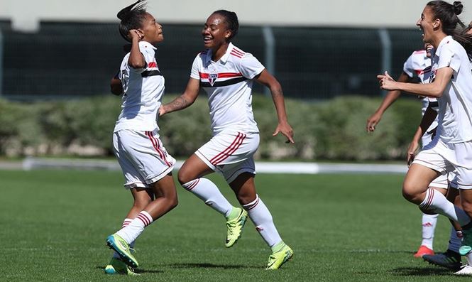 Com gol do 'meio da rua', São Paulo vence Palmeiras em clássico. (Foto: Rubens Chiri / saopaulofc.net)