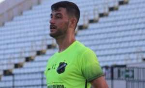 Série C: Titular contra o Santa Cruz, lateral garante: 