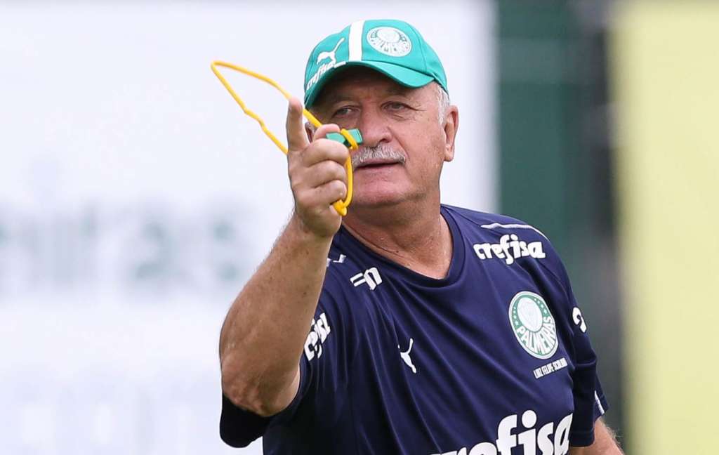 O técnico Luiz Felipe Scolari manteve os pés no chão após mais uma vitória no Brasileirão