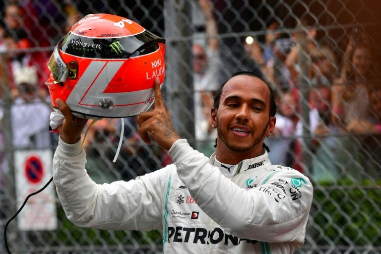 FÓRMULA 1: Hamilton segura Verstappen, supera pneus desgastados e vence em Mônaco