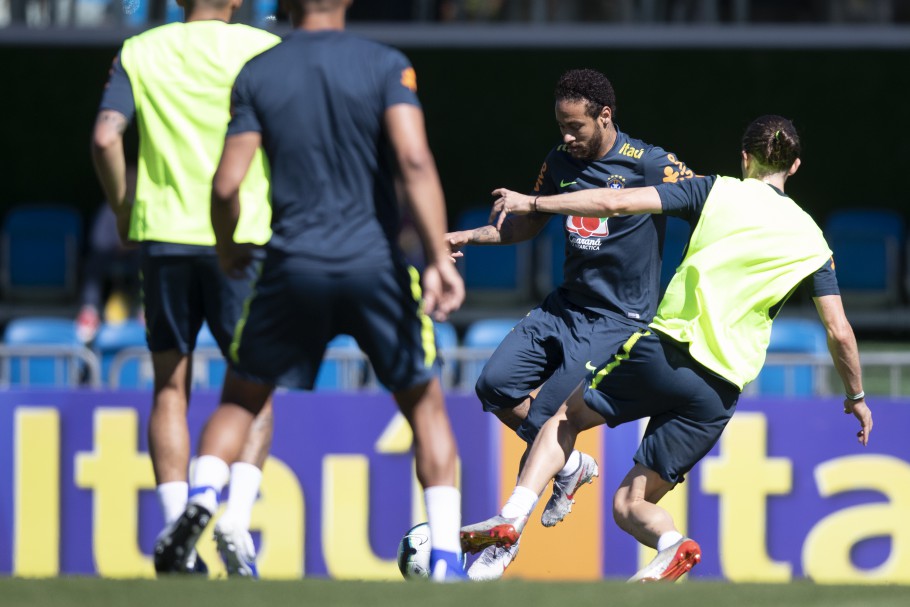 Com Neymar, Tite fecha primeiro treino da Seleção Brasileira em Teresópolis