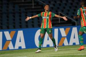 Sampaio Corrêa 3 x 1 Ferroviário - Bolívia Querida vence Tubarão da Barra e é líder!