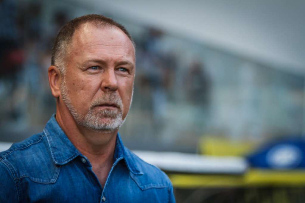 O técnico Mano Menezes assumiu a responsabilidade pelo momento ruim do Cruzeiro