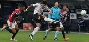 Técnico destaca postura dos jogadores do Corinthians em vitória no clássico