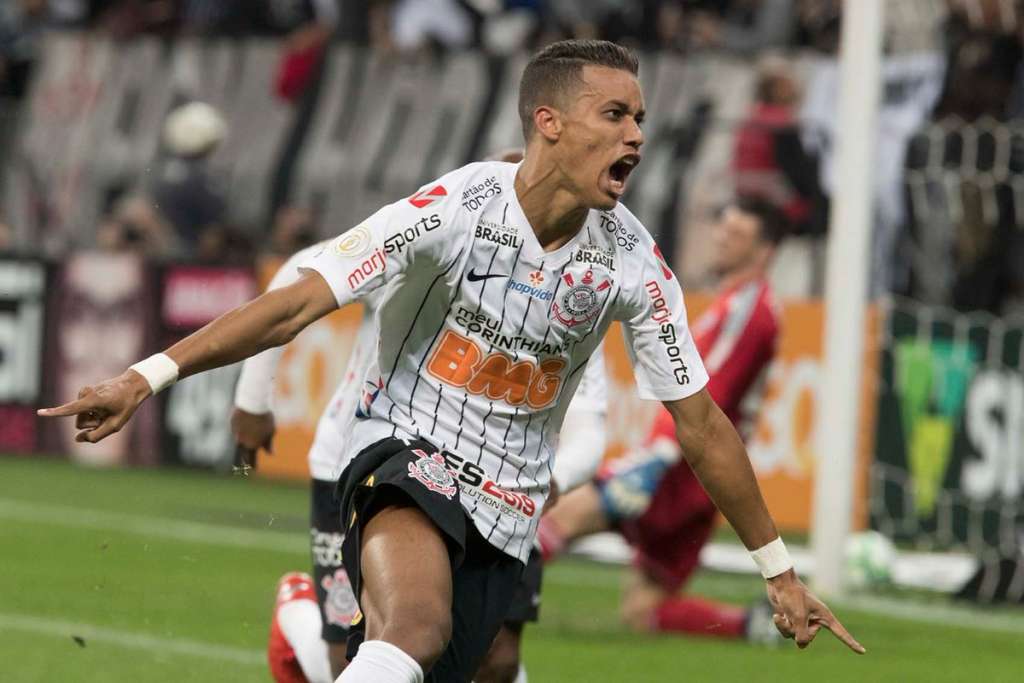 Carille mantém dúvida sobre poupar jogadores na Venezuela pela Sul-Americana Carille mantém dúvida sobre poupar jogadores na Venezuela pela Sul-Americana