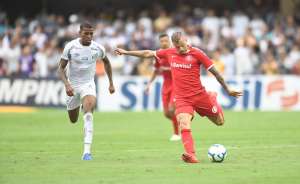 Falta de vitórias fora de casa preocupa técnico do Internacional