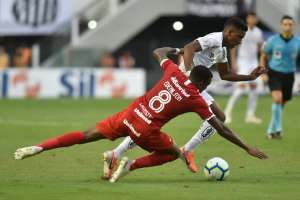 Presidente do Santos vê VAR desmoralizado e reclama de árbitro contra o Inter