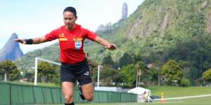 Edina Alves encerra tabu no Brasileirão, anula gol do CSA e dá quatro amarelos