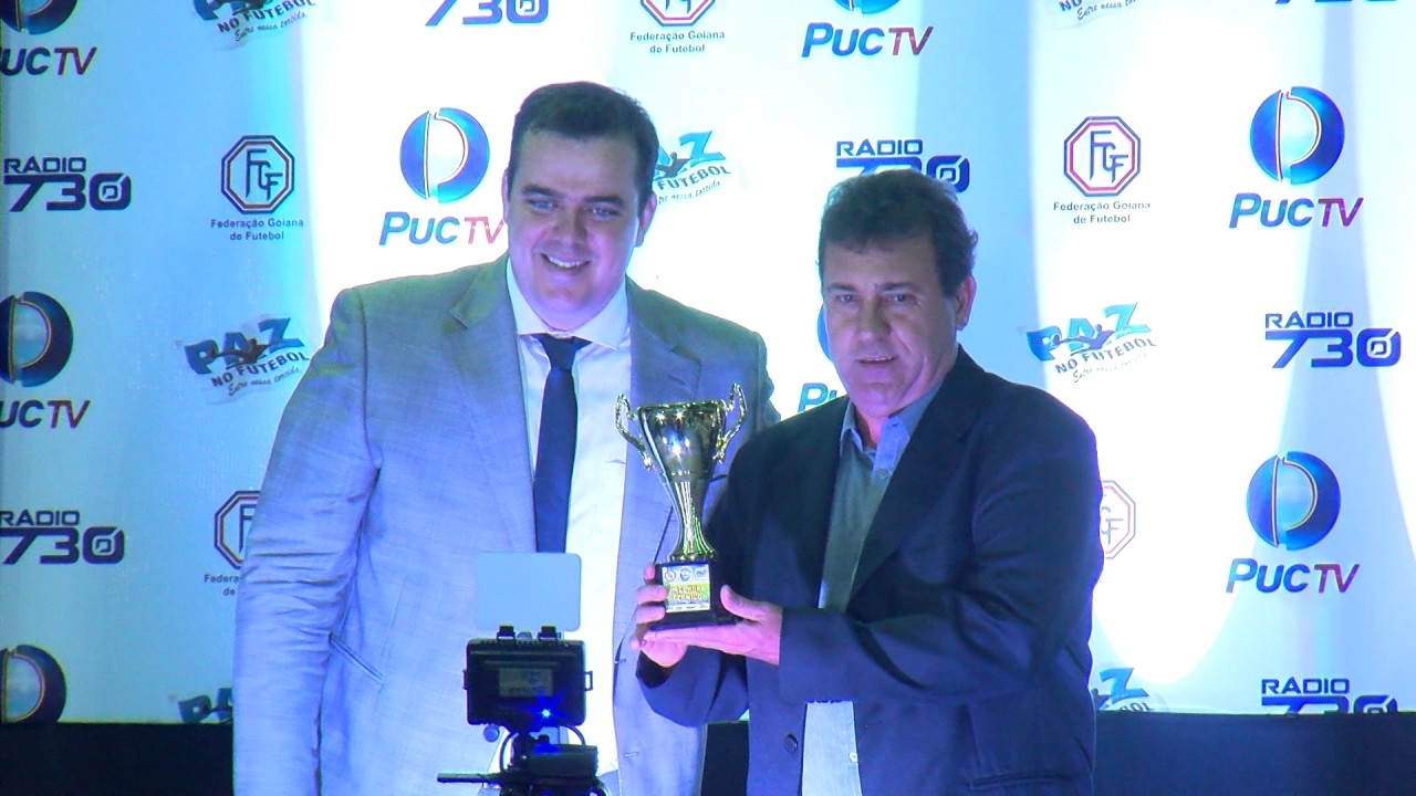 Zé Teodoro, eleito melhor treinador do Goiano de 2017, analisa propostas