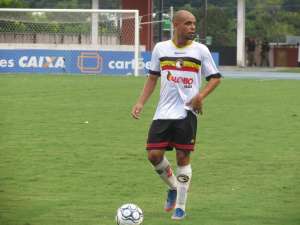 Série C: Globo anuncia meia ex-Treze e comunica saída de volante