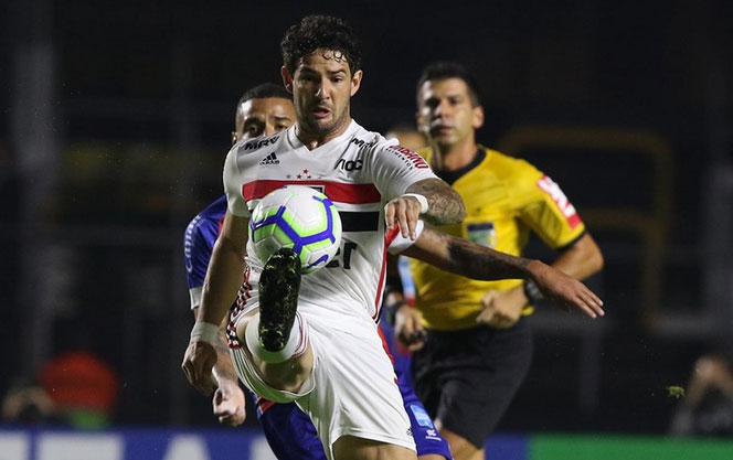 São Paulo visita Bahia e tenta evitar 22ª queda desde última taça