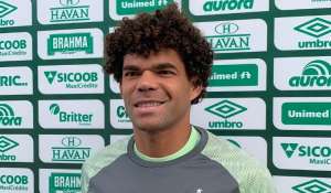 Camilo se apresenta e faz primeiro treino pela Chapecoense