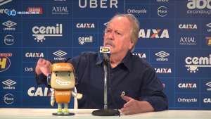 Após denúncias, Conselho do Cruzeiro dá prazo para presidente entregar documentos