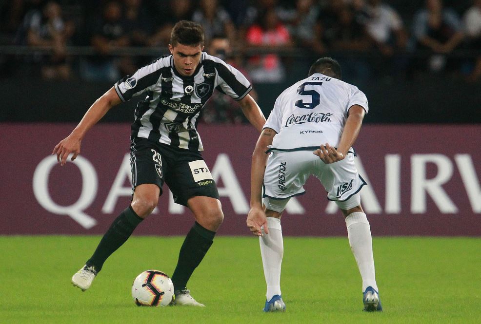 O Botafogo não encontrou dificuldades para eliminar o Sol de América na Sul-Americana