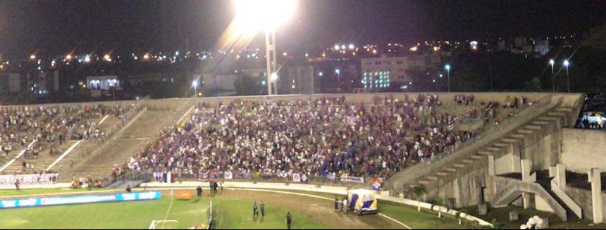 Após rojão ser disparado, torcida do Fortaleza entra em conflito com a PM