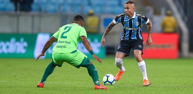 Após classificação na Copa do Brasil, Everton indica saída do Grêmio: “Dever cumprido”
