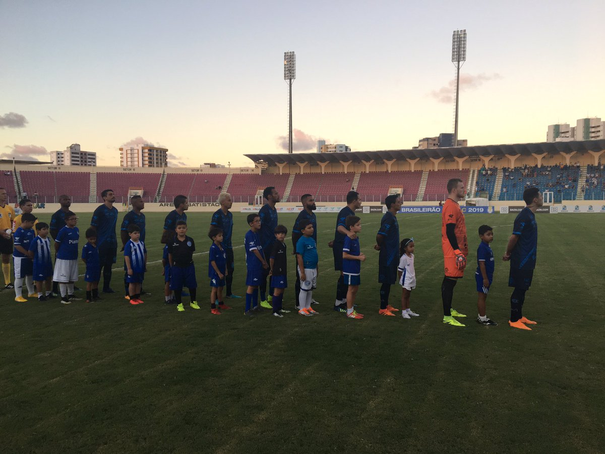 Série C: Altemar e Radar disputam vaga na lateral-esquerda do Confiança