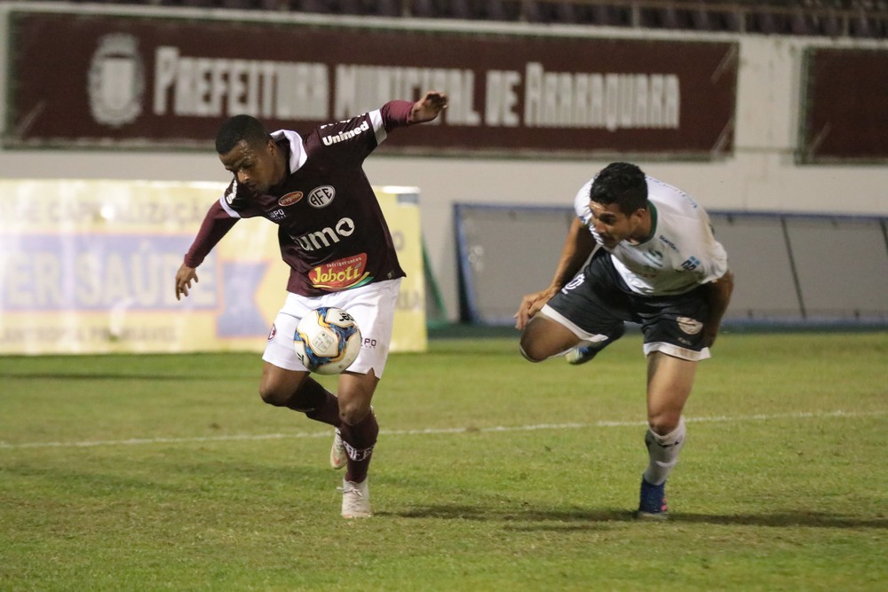 Série D: Lateral passa por cirurgia e desfalca Ferroviária nas rodadas finais