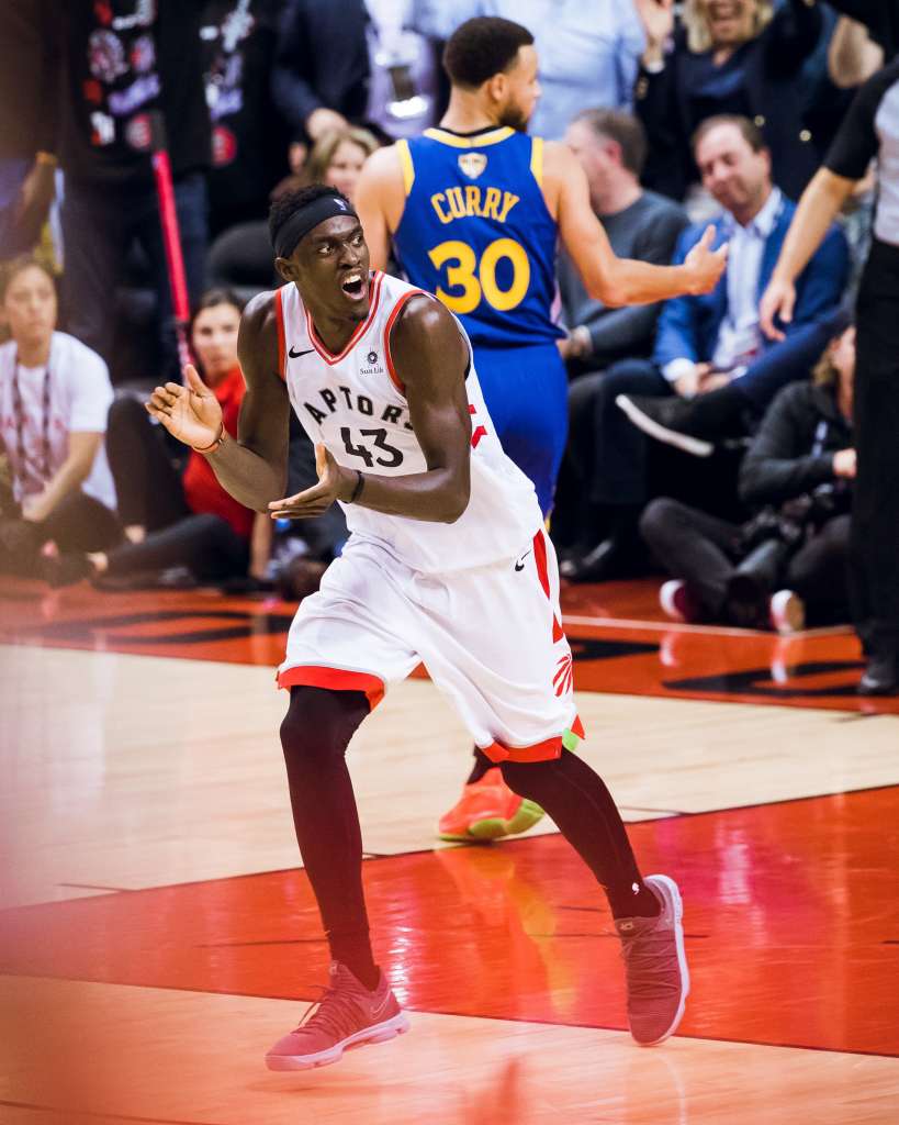 Siakam ofusca astros dos Warriors e Raptors saem na frente na NBA