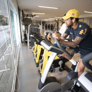 Copa América: Após dores no joelho, Neymar volta a treinar com a Seleção nesta sexta