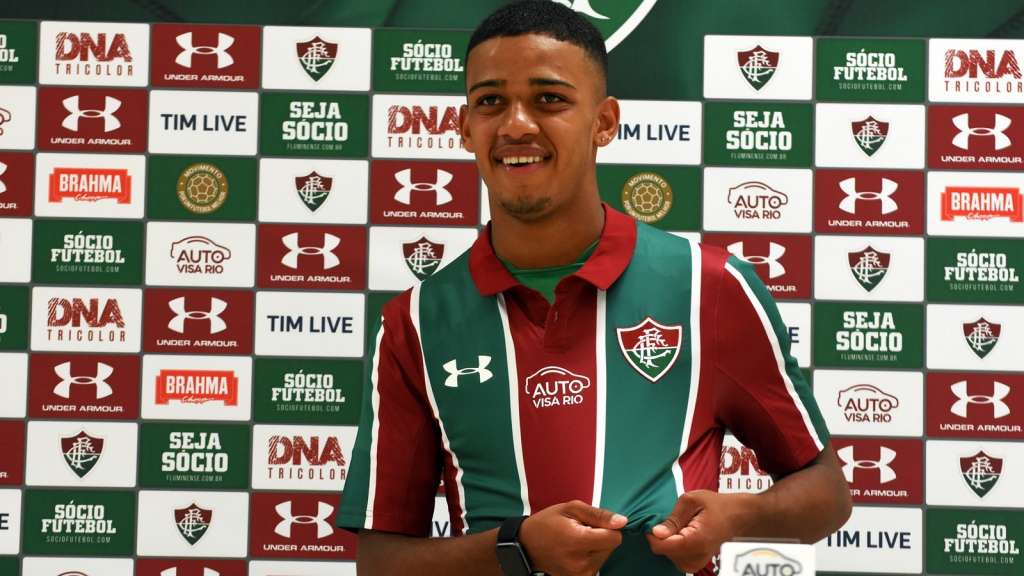 O atacante Brenner foi apresentado oficialmente como reforço do Fluminense