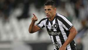 Jogador do Botafogo-RJ vai a presídio, recebe privilégios e diretor é exonerado