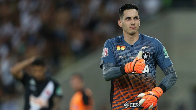 Gatito festeja marca 100 jogos pelo Botafogo que será completada neste domingo