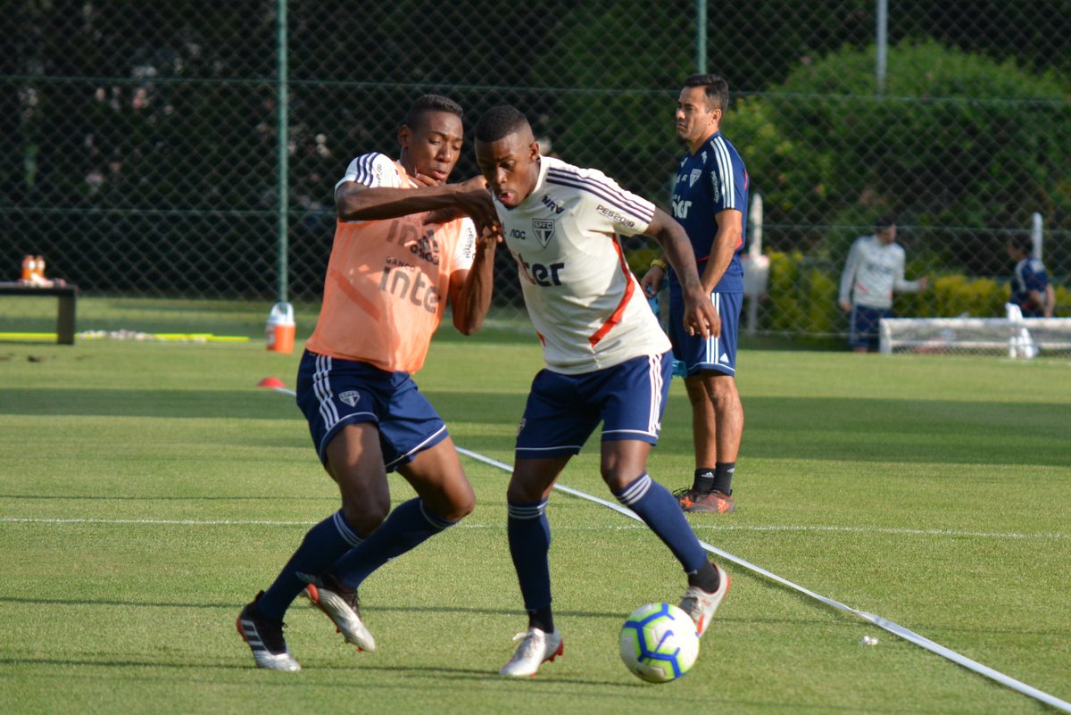 Calazans é regularizado e pode reforçar o São Paulo no domingo