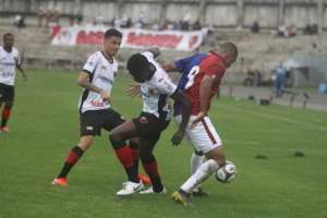 Paraná 0 x 0 Oeste - Empatados, os dois seguem próximos da zona da degola