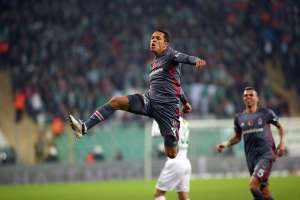 São Paulo avança nas negociações com lateral ex-Barcelona e Seleção Brasileira