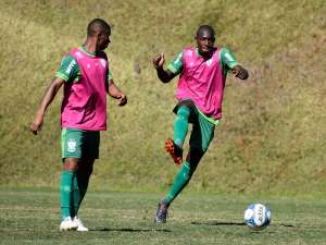 América-MG x Coritiba - Coxa quer colar nos líderes contra Coelho desesperado