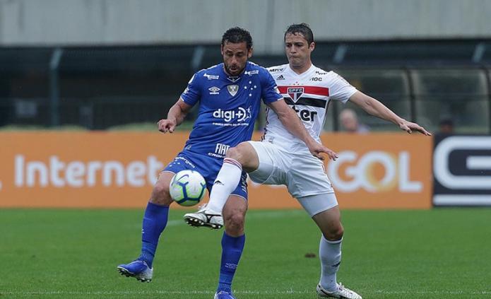 São Paulo 1 x 1 Cruzeiro – Jogo termina sob vaias e protestos no Pacaembu