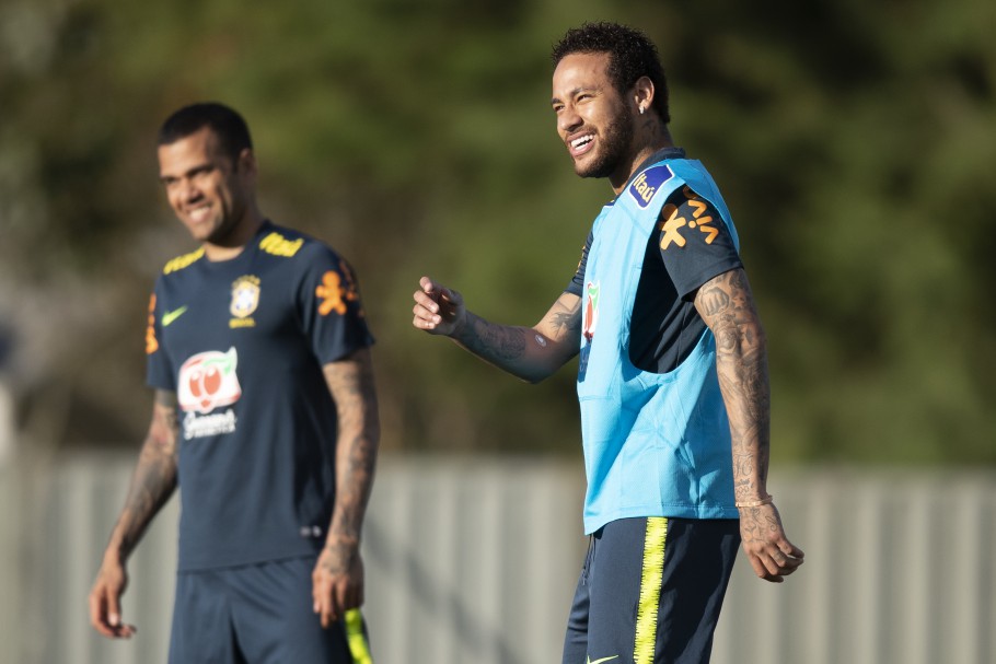 Após acusação, Neymar ganha apoio de jogadores da seleção na Granja Comary