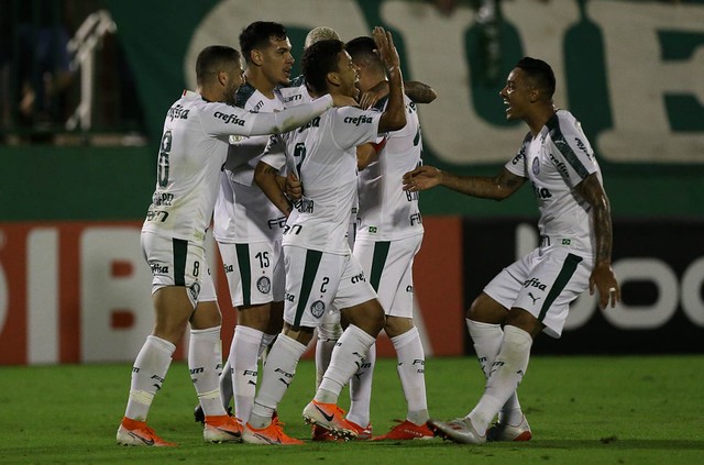 Chapecoense 1 x 2 Palmeiras – Verdão vence mais uma e retoma liderança do Brasileirão