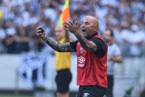 Em busca de referência para ataque santista, Sampaoli pede calma com Uribe