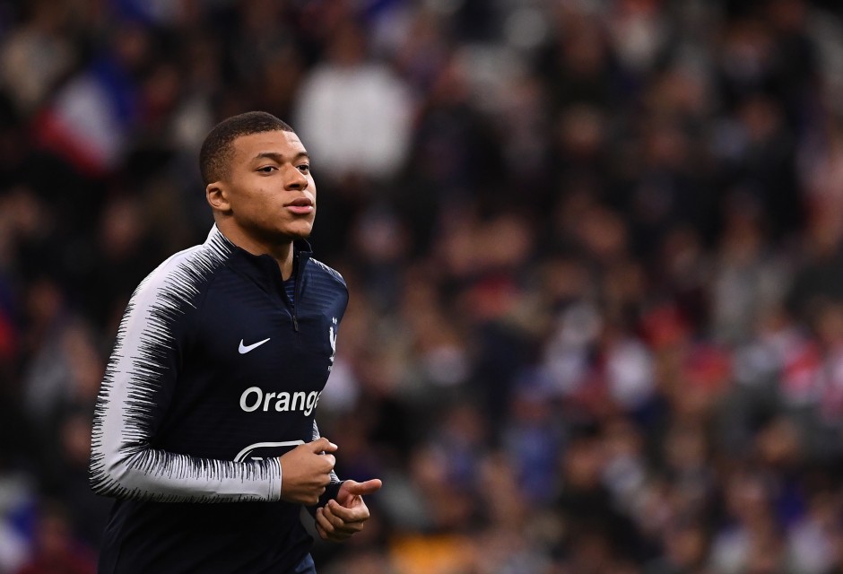 Com torção leve, Mbappé defenderá França contra Turquia nas Eliminatórias da Euro