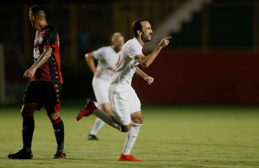 Thiago Ribeiro marcou um dos gols da vitória do Bragantino sobre o Vitória