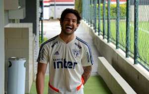 Cuca dá instruções para Pato ser centroavante e quer 'bola diferenciada'
