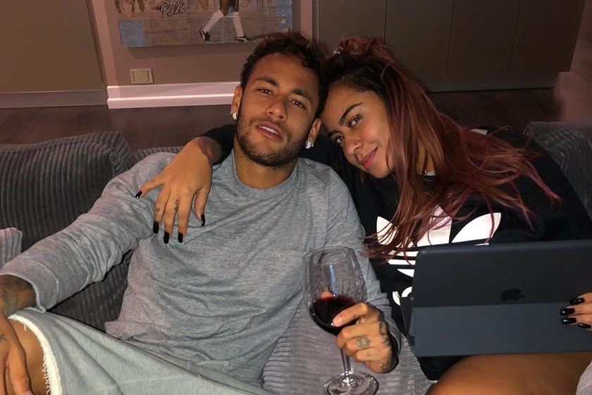 Mãe e irmã de Neymar defendem atacante em caso de acusação de estupro
