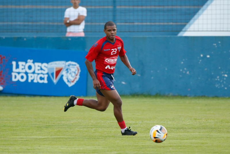 Série C: Náutico anuncia lateral ex-Paysandu e Fortaleza